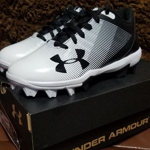 Boys Under Armour baseball cleats